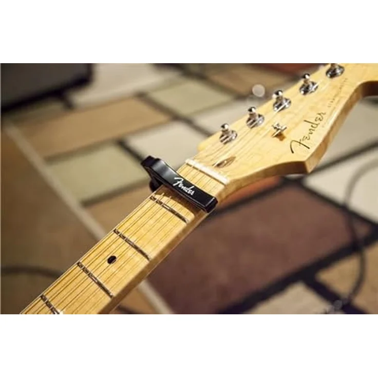 Fender Dragon Kapodaster, Robuster und langlebiger Kapo für E- und Akustikgitarren, präzises Greifen in Schwarz – Bild 4
