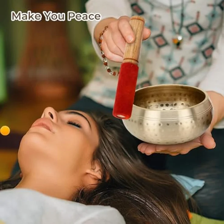 Zap Impex Tibetische Klangschale 11,4 cm, handgefertigt für Meditation, Yoga und Klangtherapie, Set mit Kissen und Holzschlägel (Farbe variabel) – Bild 3