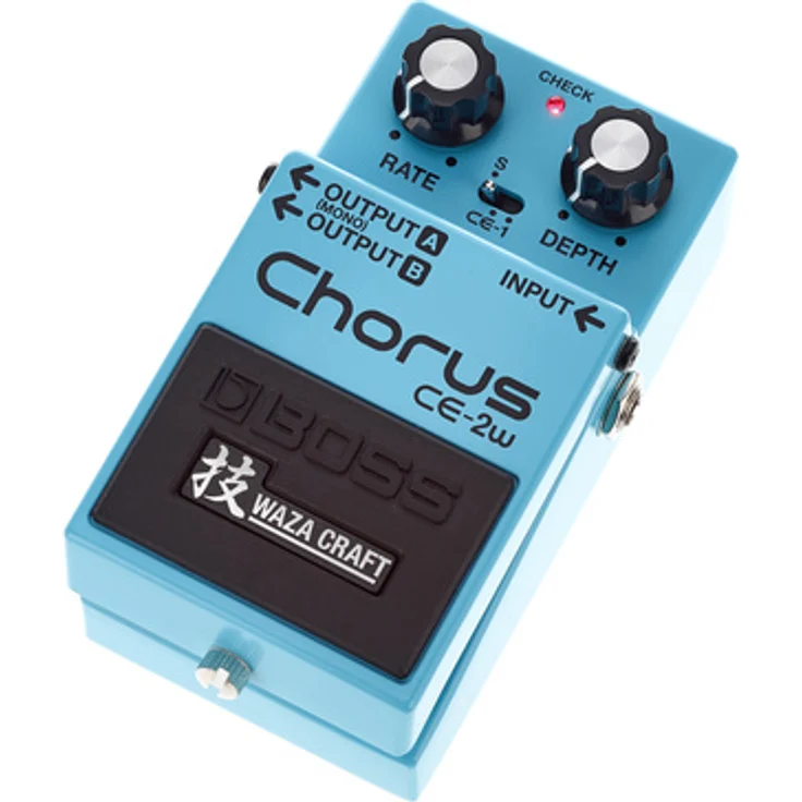Boss CE-2w, Bodeneffektgerät der Waza Craft Serie mit Stereo-Chorus und Vibrato Effekten, analog, 73 x 59 x 129 mm, 450 g