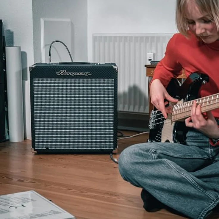 Ampeg Rocket Bass RB-108 II, E-Bass Combo mit 30 Watt, 8" Lautsprecher, 3-Band EQ und SGT Overdrive, 10,5 kg – Bild 5