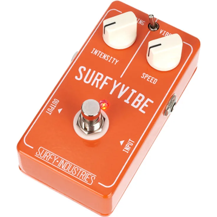 Surfy Industries SurfyVibe Vibrato, E-Gitarren Effektpedal mit Vintage Magnatone Vibrato-Emulation und Sweeping-Modus, inkl. Speed und Intensity Regler