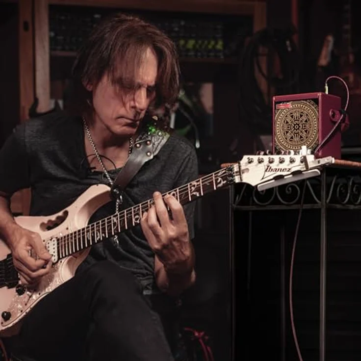 Positive Grid Spark Mini VAI, Modelling Combo-Verstärker mit 10 Watt Leistung, Burgundy, inklusive Steve Vai Custom-Presets und 43 onboard Effekten – Bild 2