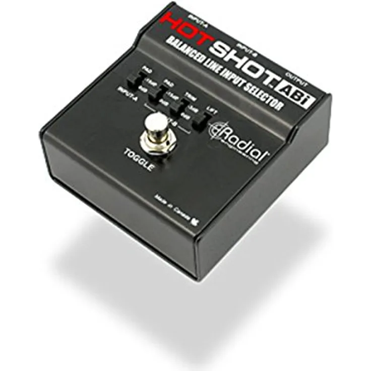 Radial Engineering HotShot ABI, symmetrischer Footswitch Schalter mit 2x XLR In und 1x XLR Out, schwarzes Metallgehäuse