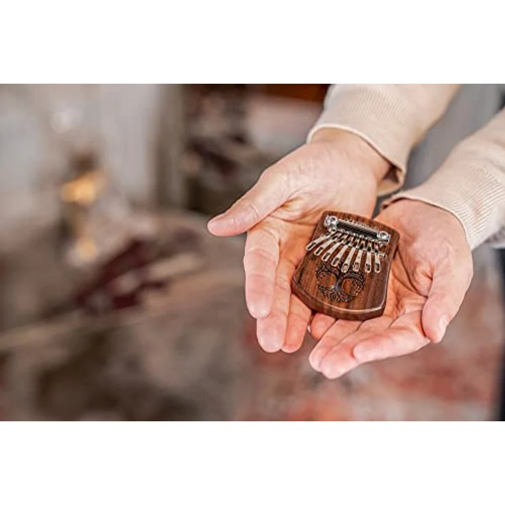 Meinl 8 Notes Solid Walnut Kalimba, Sonic Energy Serie mit Baum des Lebens Schnitzerei, 8 Zungen aus verchromtem Stahl, Korpus aus Walnussholz, Stimmung: C Major – Bild 2