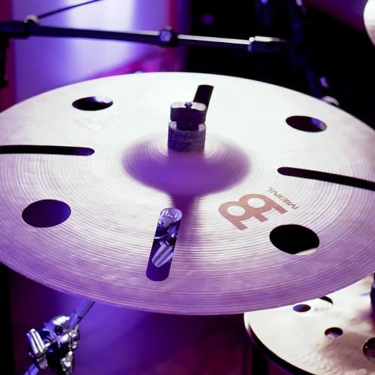 Meinl 18" Byzance Vintage Trash Crash, sandgestrahltes Schlagzeugbecken mit einzigartigem Klangbild und großen Aussparungen – Bild 11