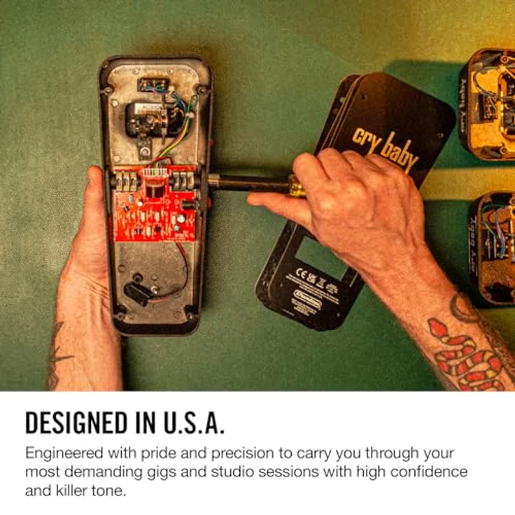 Dunlop DD95FW Cry Baby Daredevil, Wah Wah Pedal mit Fuzz-Schaltkreis, entwickelt in Zusammenarbeit mit Johnny Wator, betrieben mit 9V-Batterie oder Netzadapter – Bild 3