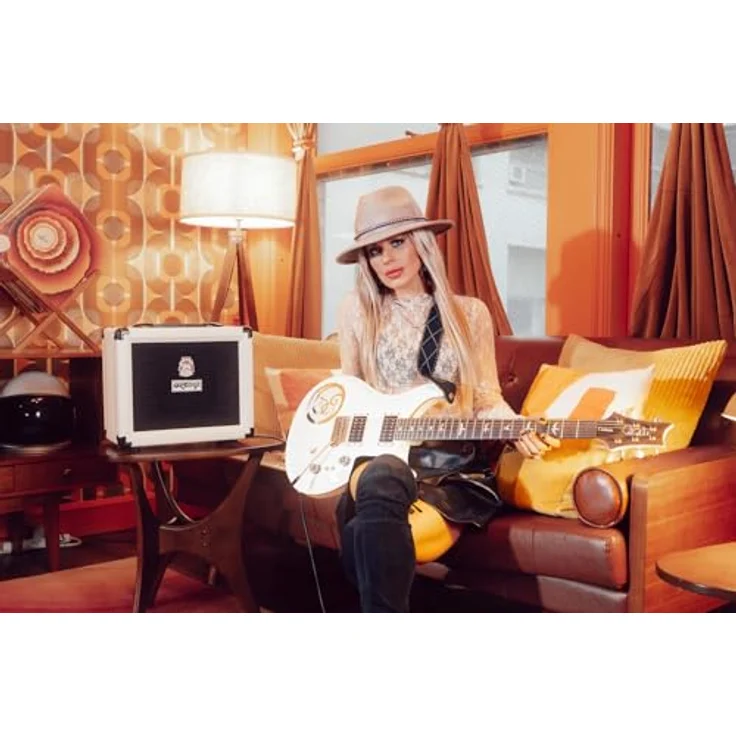 Orange Crush 20 RT Orianthi, E-Gitarren-Combo mit 20 Watt, 8 Zoll Lautsprecher, digitalem Hall, chromatischem Stimmgerät, weiß – Bild 2