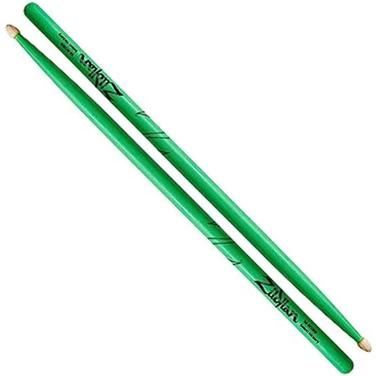 ZILDJIAN 5 A Acorn Wood Neon Drumsticks, Hickory mit neongrünem Finish, leuchtend unter Schwarzlicht – Bild 1