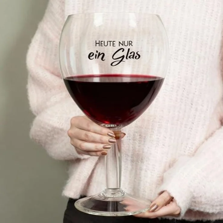 Herz & Heim Weinglas XXL mit Aufdruck - Riesen Weinglas als lustiges Geschenk & Deko, Glas, 3 Liter Fassungsvermögen – Bild 3