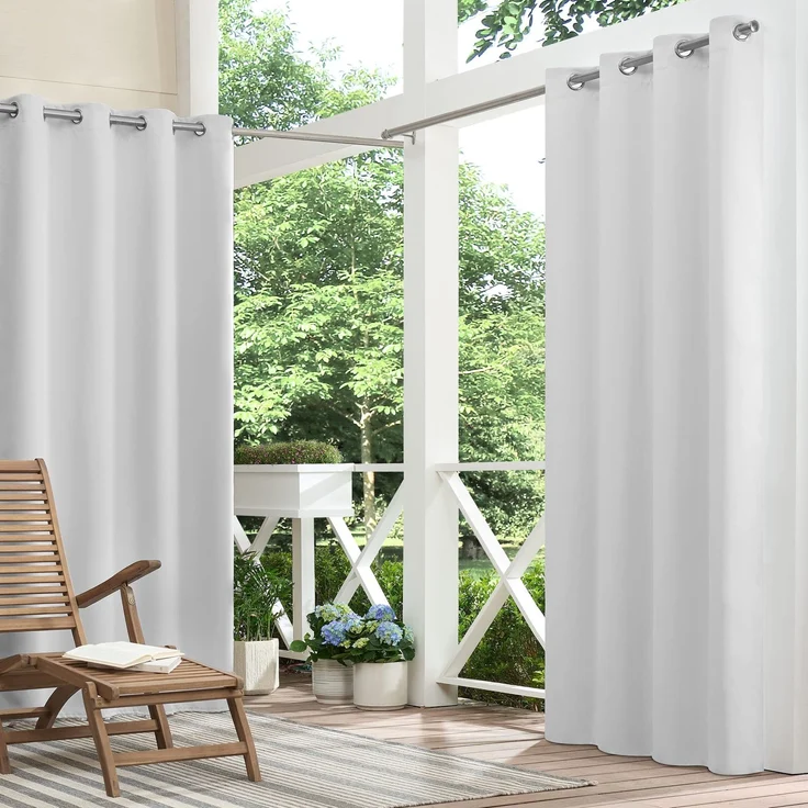 Eclipse Bradford Thermoisolierter Verdunkelungsvorhang mit Ösen, wasserdicht, für den Außenbereich oder die Terrasse, 132,1x241,3 cm, Silberweiß
