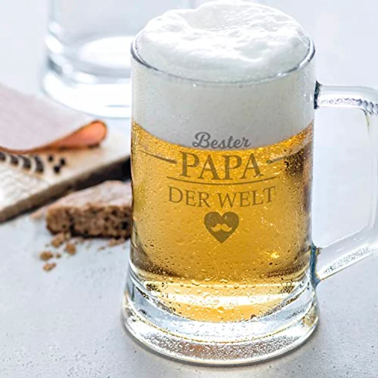 GRAVURZEILE Bierkrug mit Gravur - Bester Papa der Welt - Geschenk für Männer, Glas, ideal als Vatertagsgeschenk - 0,5l Bierglas als Geburtstagsgeschenk – Bild 3