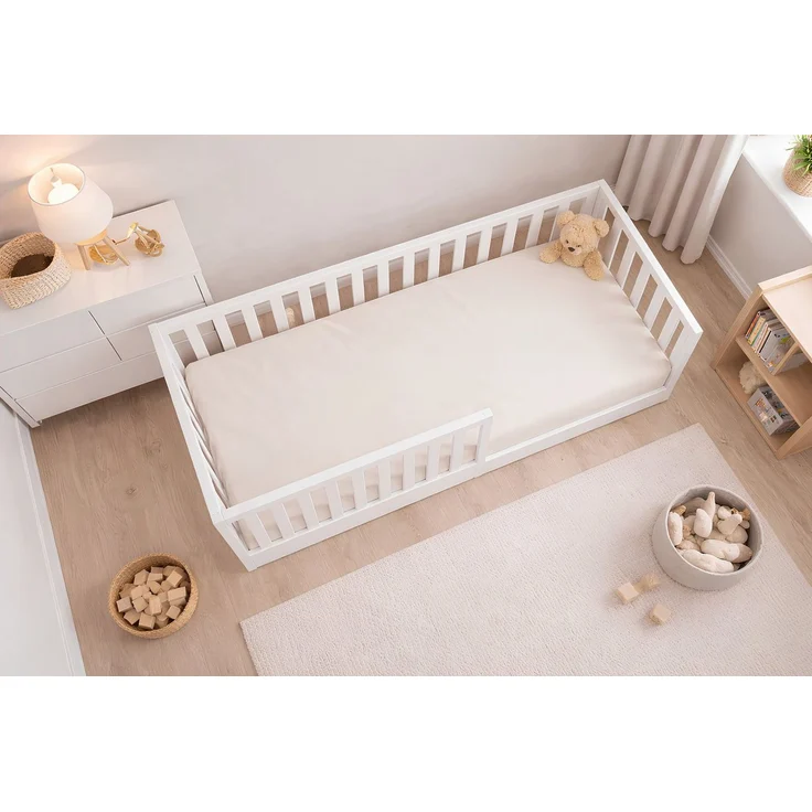 Baby-Delux Einzelbett Montessori Bodenbett, Kinderbett 90x200 cm Weiß Jugendbett mit Rausfallschutz Matratze – Bild 3