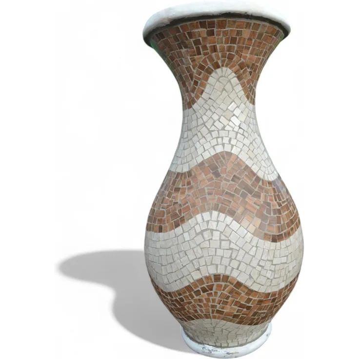 Magnolie XL Vase – wellenförmigen Mosaikdesign Braun – Ø 55 cm, Höhe 130 cm – Handgefertigt aus Beton & Keramik-Mosaik