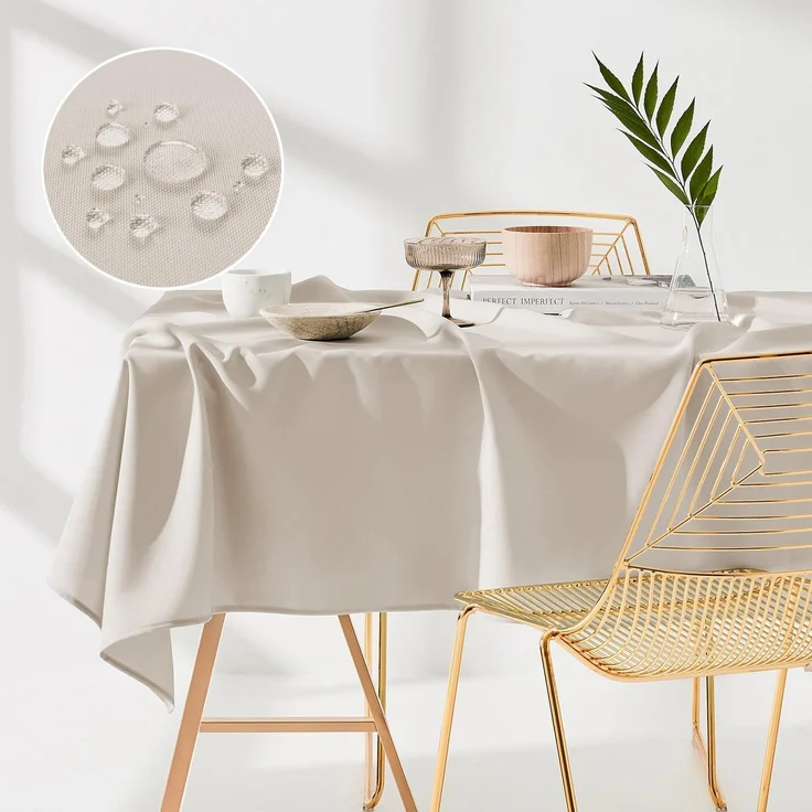 ROOM99 Aura Tischdecke 140x260 cm Tischtuch Tafeldecke Fleckschutz Abwaschbar Wasserabweisend Schmutzabweisend Polyester Rechteckig Bankett-Dekoration Ganzjährig Hellbeige
