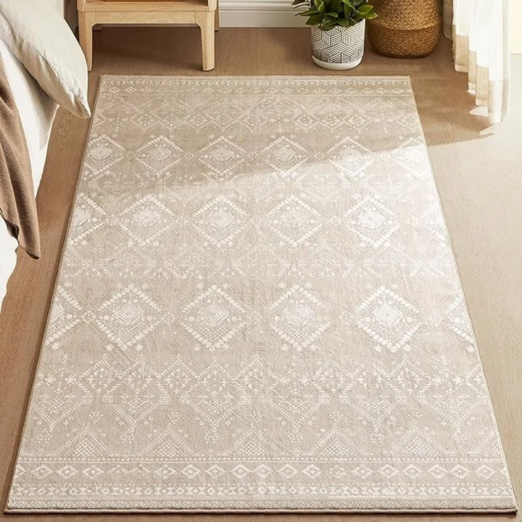 Songmics HOME Teppich, 120x170 cm, Wohnzimmerteppich, Rutschfester Teppich, Kurzflor, flauschig, Dekoration, für Wohnzimmer, Schlafzimmer, maschinenwaschbar, Boho-Stil, Cappuccinobeige – Bild 1