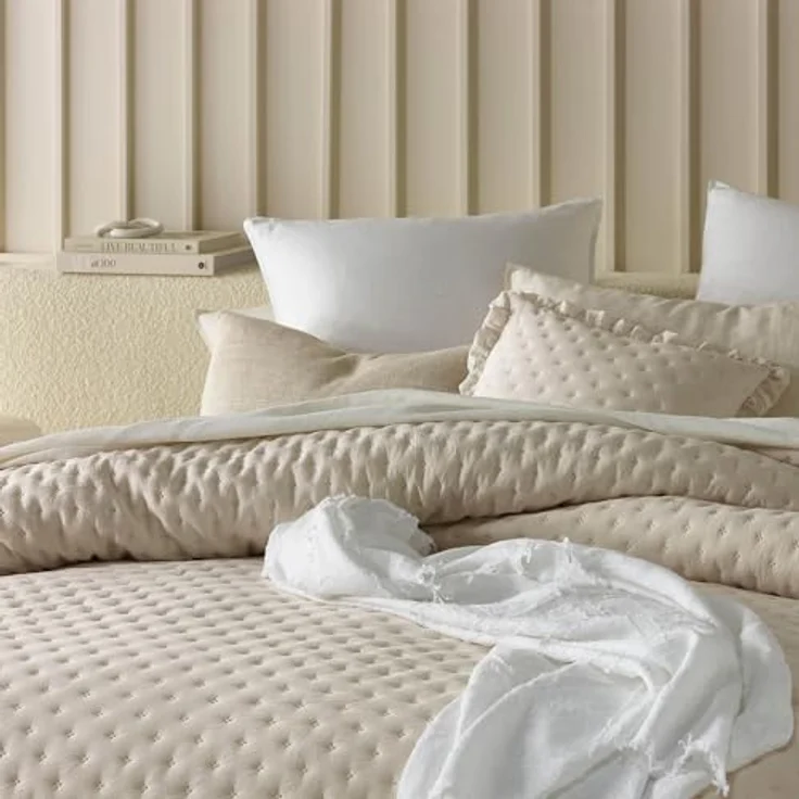 ROOM99 Molly Elegante Tagesdecke in Creme 200x220 cm Vielseitige Wohndecke als Bettüberwurf oder Sofaüberwurf Überwurfdecke für Bett und Sofa Steppdecke Stil Ideal als Bedspread – Bild 5
