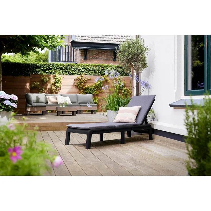 Keter Palma Sonnenliege für den Garten mit 4-Fach Verstellbarer Rücklehne und bequemer Auflage, klappbare Gartenliege, grau, 187 x 58 x 29 cm, pflegeleicht, wetterfest und uv-beständig – Bild 2