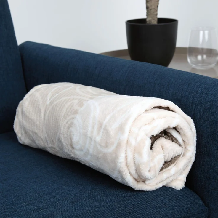 Kuscheldecke XXL (130x170cm) - Beige Ornament - Flauschdecke Microfaser-Decke - Jacquard, große weiche Wohn-Decke zum kuscheln Flanelldecke – Bild 6
