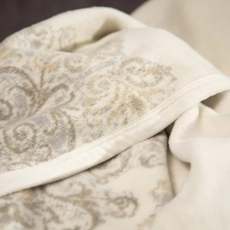 Wohndecke Jacquard Decke Bagheria, IBENA, mit Ornamenten, Kuscheldecke – Bild 4