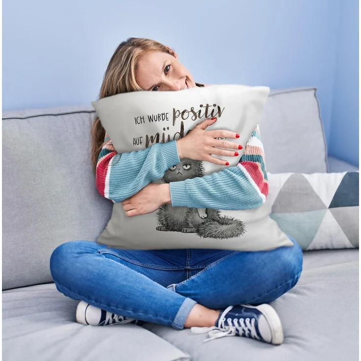 speecheese Dekokissen Genervte Katze Kuschelkissen mit Spruch positiv auf müde getestet – Bild 2
