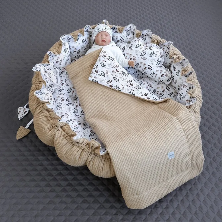 Loolay Baby-Reisebett Zweiseitig ENGELSNEST XXL Premium WAFFELPIQUE + Decke + Kissen, 3-tlg, Babynest TAUPE Beige/ BLUMEN BRAUN Baumwolle Krabbeldecke