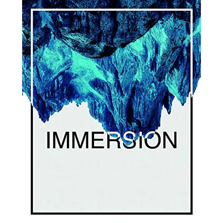 Komar Immersion Blue Wandbild, Poster, Kunstdruck 40x50 cm, fotorealistischer Druck, seidenmattes Premium-Posterpapier, ohne Rahmen