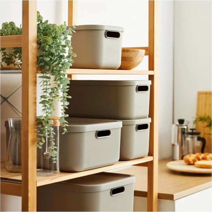 ROTHO Stapelbox Albula Light Set 5tlg. 4x 12l und 55l Aufbewahrungsboxen mit Deckel (5-teilig, Boxen-Set), Kisten stapelbar und mit Grifföffnungen – Bild 3