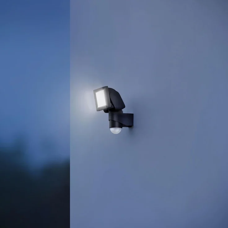 Steinel LED-Außenstrahler LS 150 S schwarz, 240°-Bewegungsmelder, max. 12m Reichweite, 14,7 W Fluter, 1375 lm – Bild 2