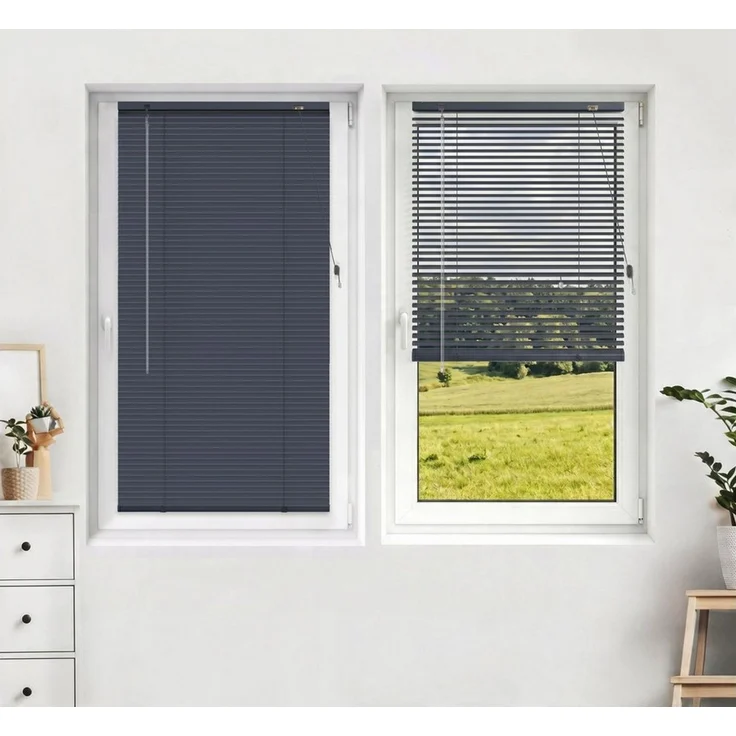 Victoria M. Jalousie LightLess Prime Aluminium-Jalousie 50x130 cm Anthrazitgrau matt, mit Bohren, ohne Bohren, geklemmt oder verschaubt, L Profil 25 mm Lamellen, feuchtigkeitsbeständig, verdunkelnd – Bild 1
