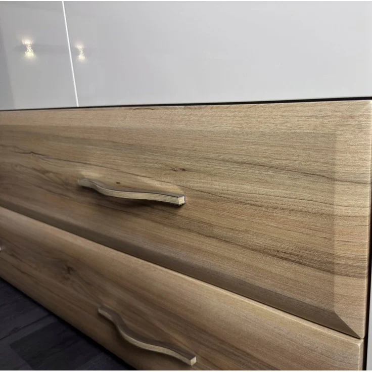 OTTO home Kleiderschrank Gala, beige hochglänzend UV lackiert, kratzfest, FSC-zertifiziert (abgerundete Schubladen aus MDF im Holzdekor, soft-close) hoher Schrank (224cm), wahlweise in 4 Breiten, Made in Europe – Bild 3