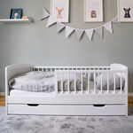 Kinderbett 140x70 mit Matratze, Lattenrost, Schublade und Raufallschutz Vollholz in weiß - 70x140 perfekte Größe nach Gitterbett Babybett