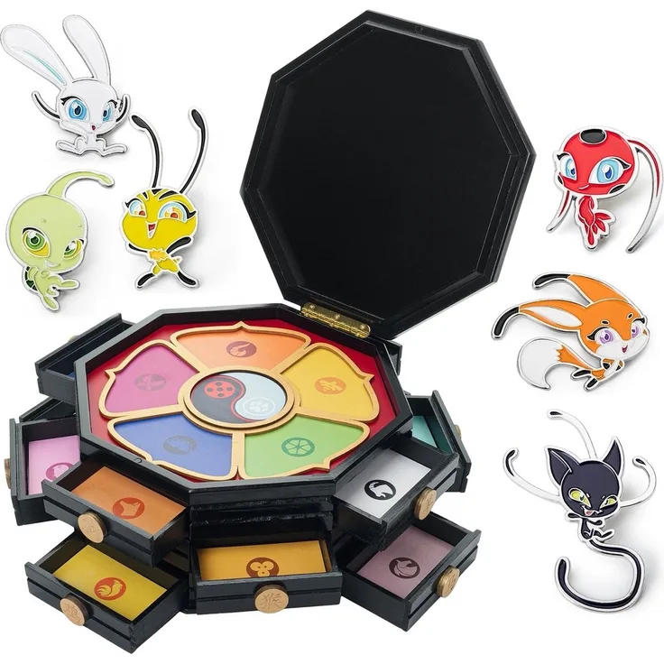 Corimori Spielzeugtruhe Miraculous Ladybug Schatulle aus Holz original, offiziell lizensiert, 2er Set aus Master Fu Miracle Box und 6 Pins