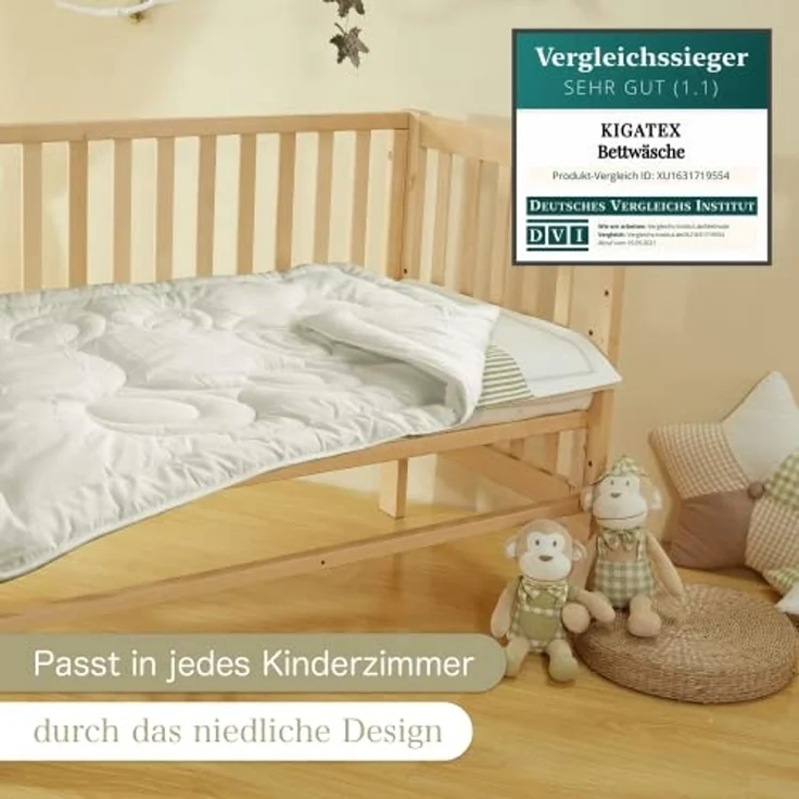 KiGATEX Babybettdecke 100x135 cm – Ganzjahresdecke mit Bärchensteppung, Füllung: 100% Polyester, weich, bei 95°C waschbar, haut- und allergikerfreundlich – Bild 2