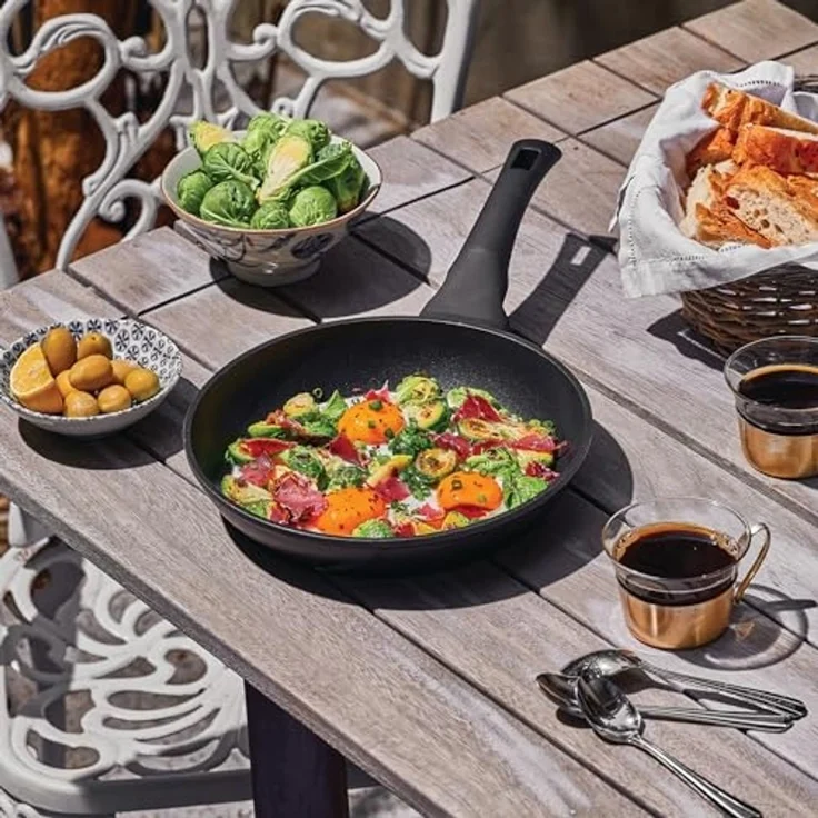 RESTO Kitchenware Bratpfanne Sagitta, Pfanne antihaftbeschichtet - non stick frying pan, Aluminium (1-tlg), mit einem ergonomischen, weichen Griff mit Hängeschlaufe – Bild 4