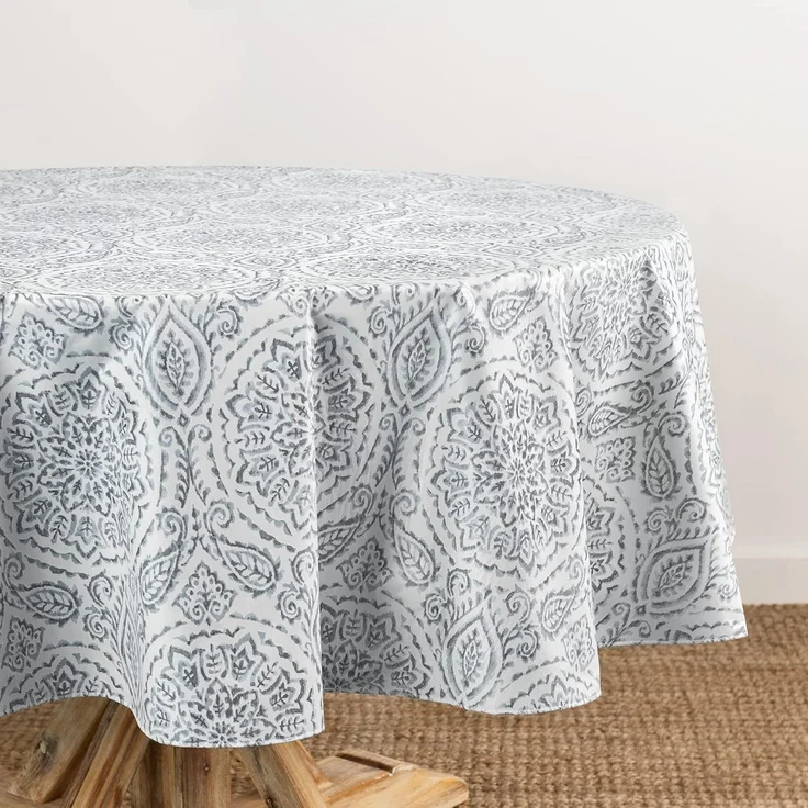 Elrene Home Fashions Savannah Boho Paisley Wasser- und Fleckenabweisende Vinyl-Tischdecke für drinnen und draußen, mit Flanell-Rückseite, 152,4 x 213,4 cm, oval, Grau – Bild 1