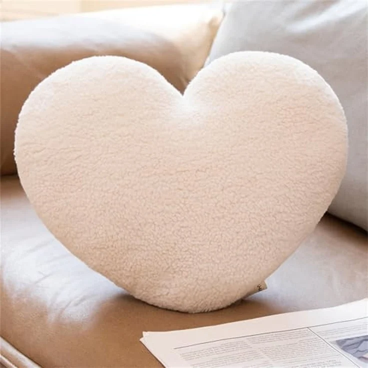 Herzkissen, Herz Kissen Kinderzimmer Decor, Kuschelkissen Kinder Herzform Dekokissen Kopfkissen Kissen Zierkissen für Wohnzimmer Sofa Kind Schlafzimmer Bett (Beige Herz,40 cm) – Bild 1
