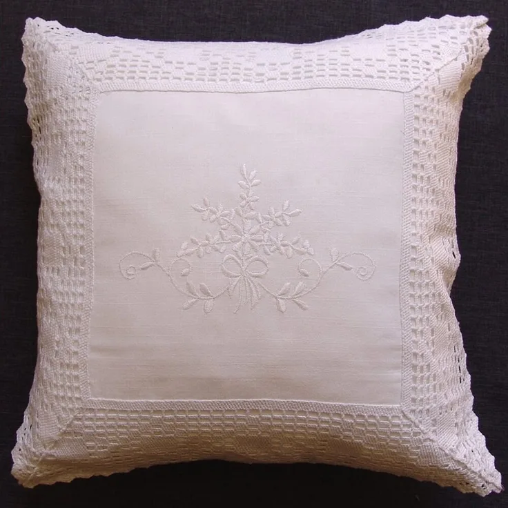 matches21 HOME & HOBBY Kissenbezüge Kissen-Bezug Landhaus Blumen Spitze floral 40x40cm, (1 Stück), Wohnzimmer Kissen-Hülle als Deko-Kissen Zier-Kissen Sofa-Kissen