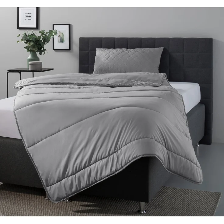 OTTO home Microfaserbettdecke + Microfaserkissen Clarra Spar Set, Decke + Kissen 135x200, 155x200 cm & weitere Größen, Set mit Kissen 40x80 cm, 80x80 cm, Sommer, Herbst, Winter in grau – Bild 5