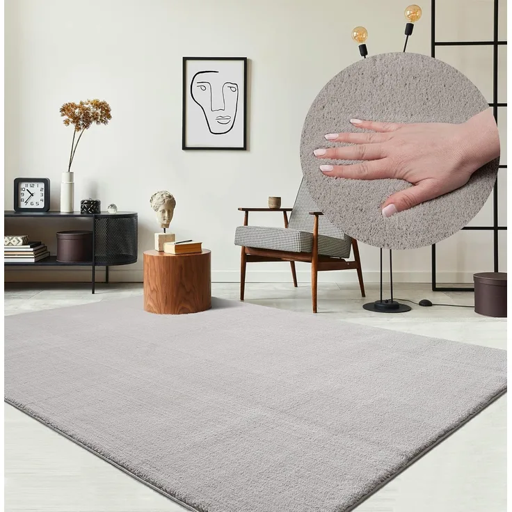 the carpet Relax kuscheliger Kurzflor Teppich, Anti-Rutsch Unterseite, Waschbar bis 30 Grad, Super Soft, Felloptik, Sand, 200x280 cm