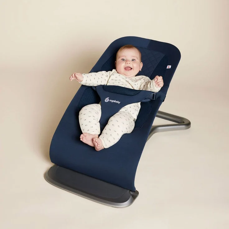 Ergobaby 'Evolve Bouncer' Babywippe für Neugeborene, Midnight Blue – Bild 9