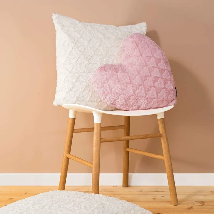 MAGMA Herzkissen FLUFFY HEARTS Plüschformkissen flauschig kuschelig Sofakissen - ca. 40 x 35 cm rot – Bild 3