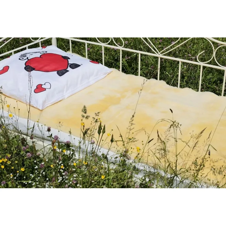 Bettauflage 160 x 80 cm aus Lammfell pflanzliche Gerbung