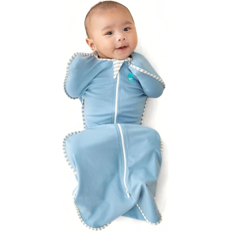 Love To Dream Pucksack, Baby Erstausstattung Neugeboren (2,2-3,8kg), ideal für Moderate Temperaturen 20-24°C, Arme hoch Position, zweiweg-Reißverschluss für einfaches Windelwechseln, Schlafsack Blau