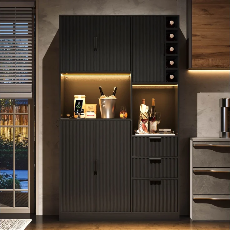 Küchen-Buffetschrank aus MDF mit Weinregal, LED-Beleuchtung & Ladeanschlüssen, 105x40x180 cm, Schwarz – Bild 4