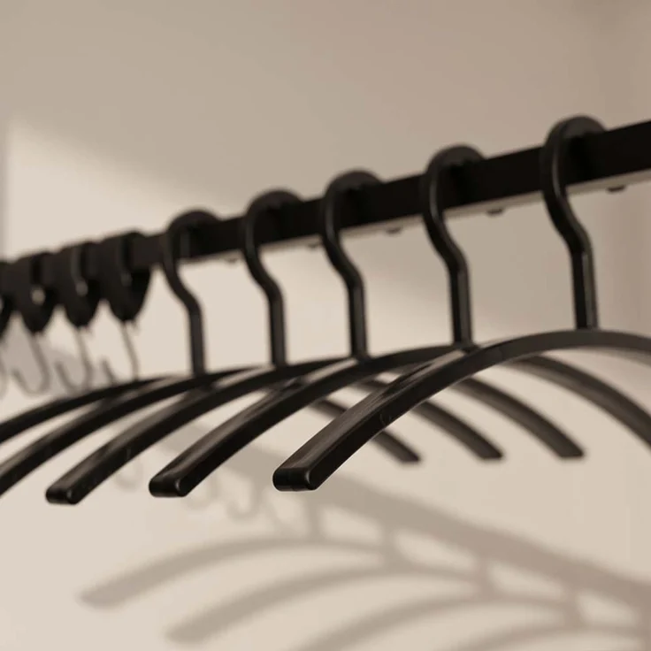 HOME DELUXE Garderobenleiste aus Metall inkl. Kleiderbügel und S-Haken SWAY Schwarz – Bild 5