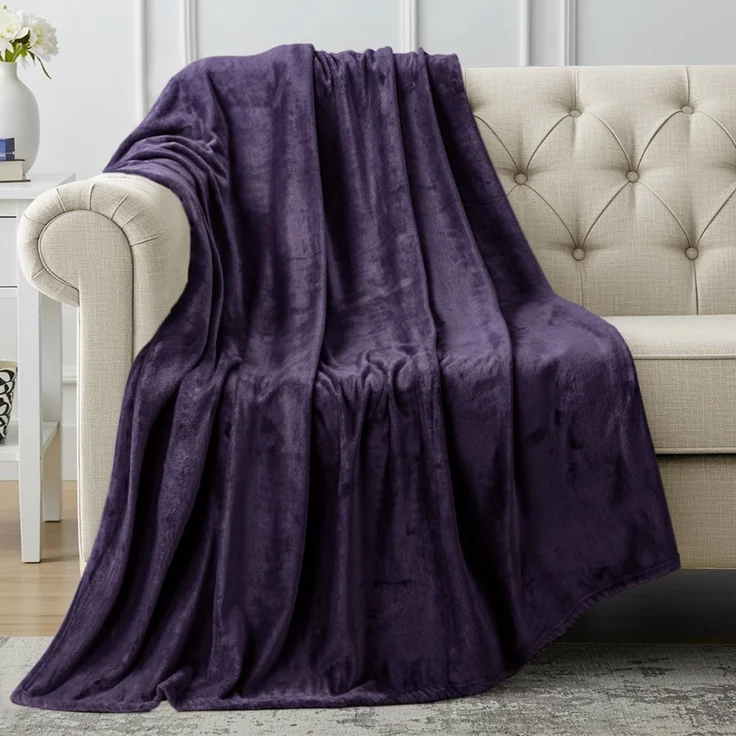 Utopia Bedding Fleecedecke Leichte Decke für Bett, Couch oder Sofa, Geeignet für alle Jahreszeiten [152x127 cm, Lila]