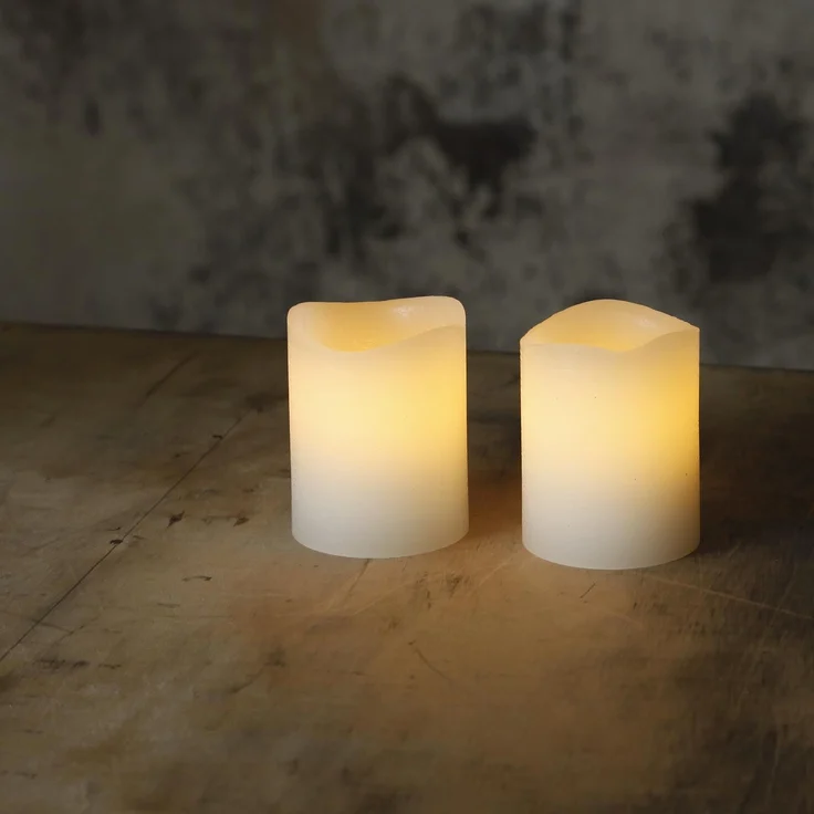 LED Blockkerzen -May', Batterie und Timer, Echtwachs, weiß, 2er-Set – Bild 2