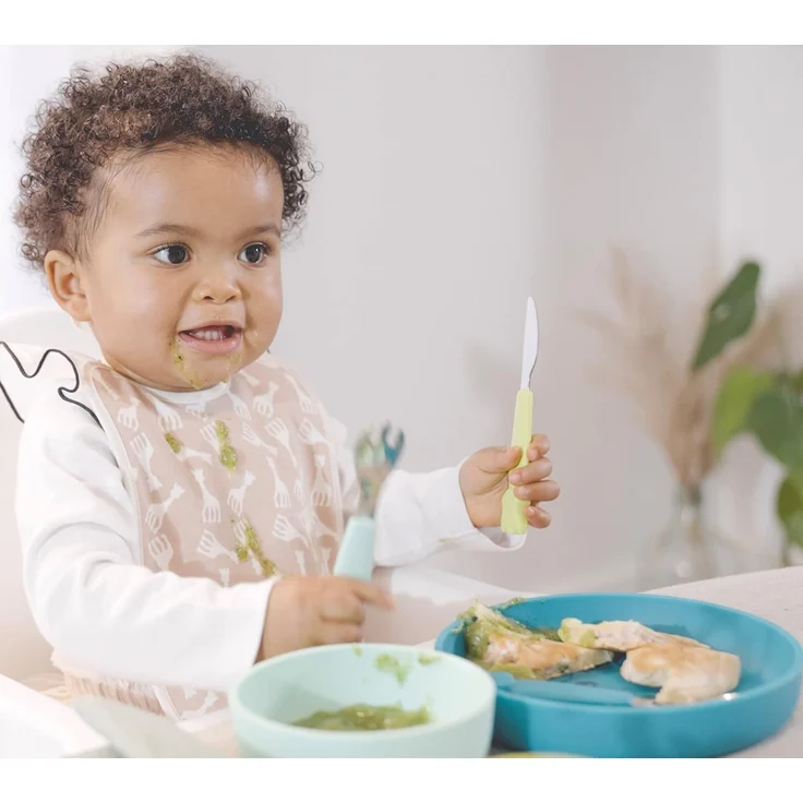 Sophie la Girafe - Speise-Set Sopie la Girage aus Silikon – 1 Teller, 1 Schüssel, 1 Glas und ein Löffel, spülmaschinenfest und mikrowellengeeignet – Bild 6