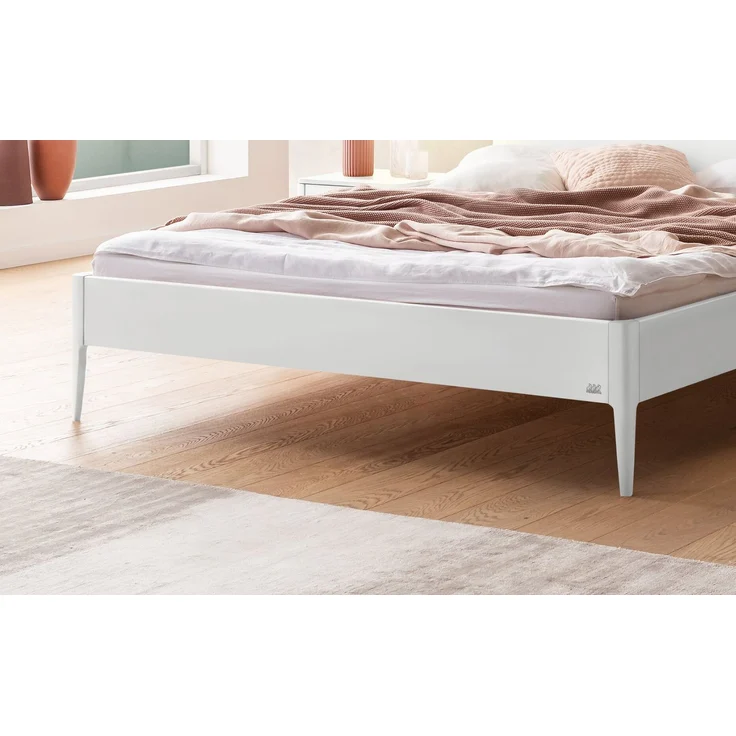 Hasena Bett Spezia Weiß mit geschwungenem Kopfteil 200x210 cm, Komforthöhe 25 cm MDF weiss deckend – Lounge – Bild 4