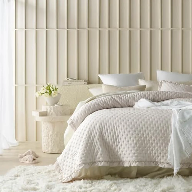ROOM99 Molly Elegante Tagesdecke in Beige 240x260 cm Vielseitige Wohndecke als Bettüberwurf oder Sofaüberwurf Überwurfdecke für Bett und Sofa Steppdecke Stil Ideal als Bedspread – Bild 6